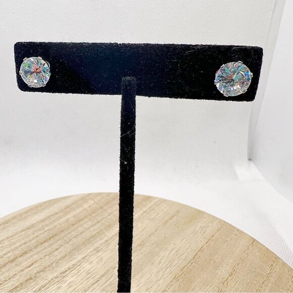 Dazzling sparkly crystal rhinestone post earrings - Picture 1 of 7